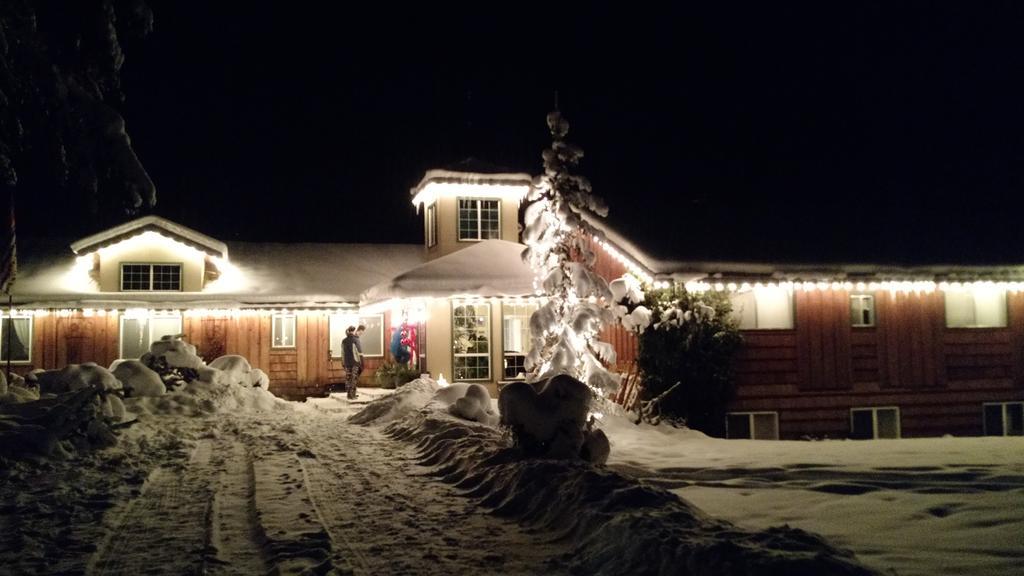 Mulvehill Creek Wilderness Inn And Wedding Chapel Revelstoke Exteriör bild