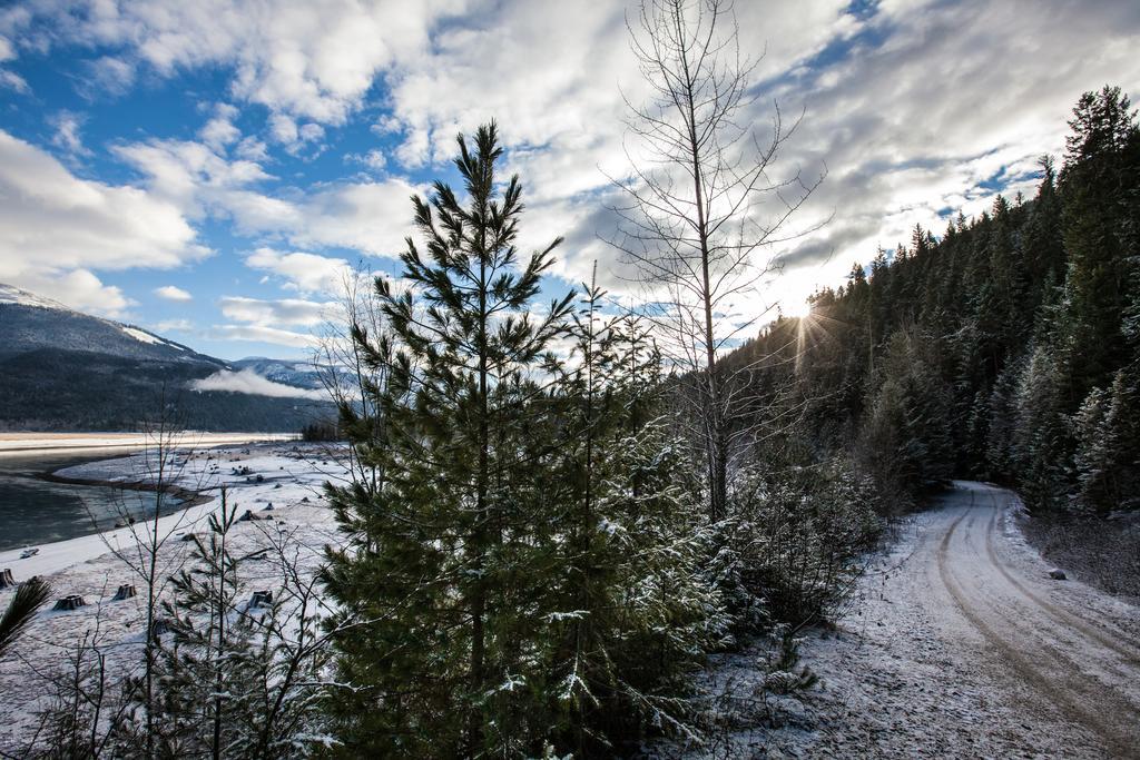 Mulvehill Creek Wilderness Inn And Wedding Chapel Revelstoke Exteriör bild