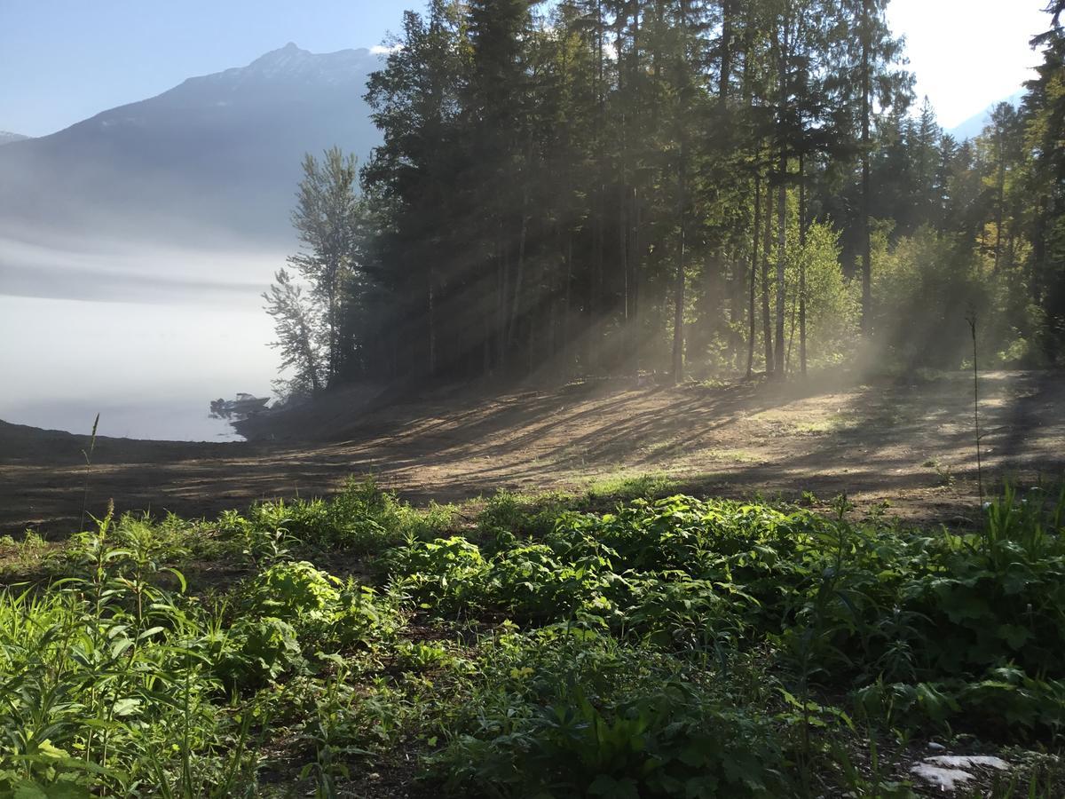 Mulvehill Creek Wilderness Inn And Wedding Chapel Revelstoke Exteriör bild