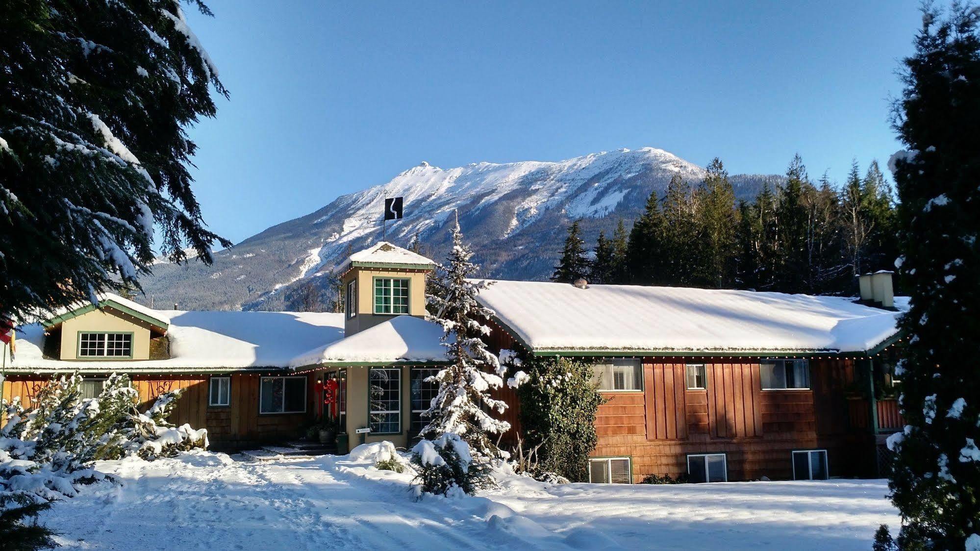 Mulvehill Creek Wilderness Inn And Wedding Chapel Revelstoke Exteriör bild