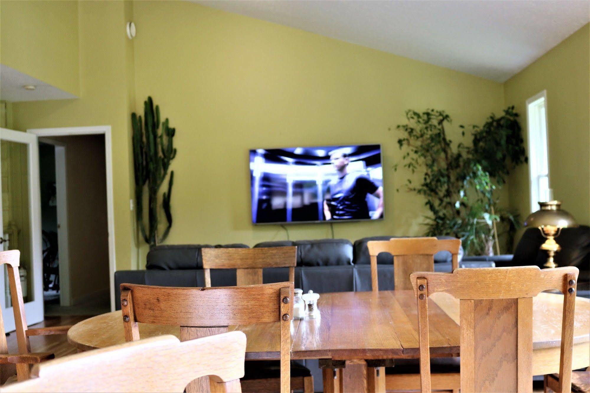 Mulvehill Creek Wilderness Inn And Wedding Chapel Revelstoke Exteriör bild