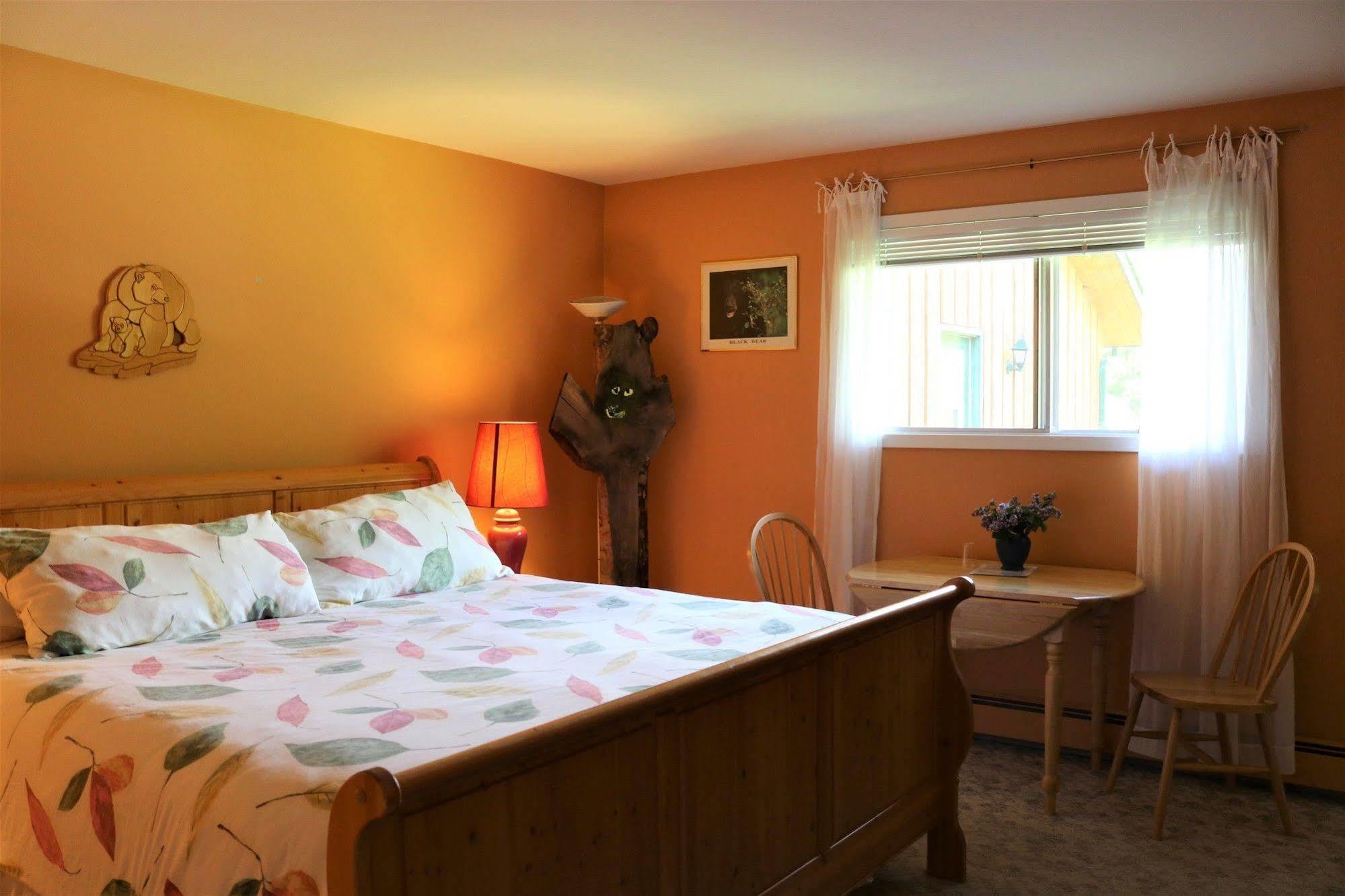 Mulvehill Creek Wilderness Inn And Wedding Chapel Revelstoke Exteriör bild