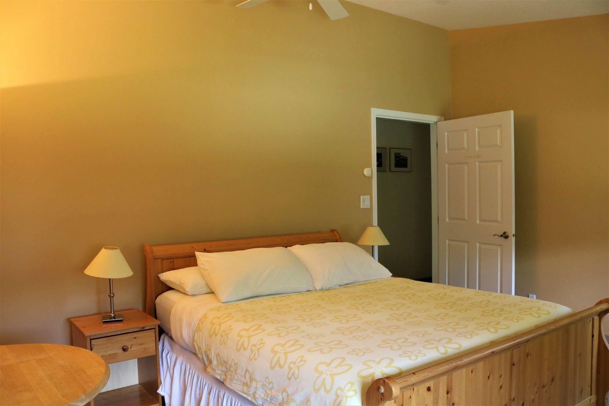 Mulvehill Creek Wilderness Inn And Wedding Chapel Revelstoke Exteriör bild